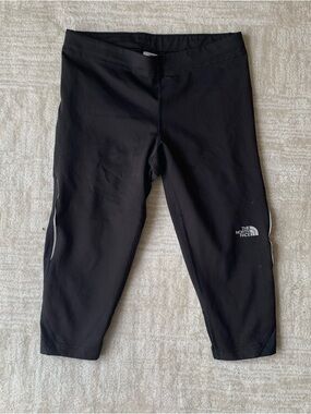 The North Face Movmynt Capri Leggings Black Biking Shorts